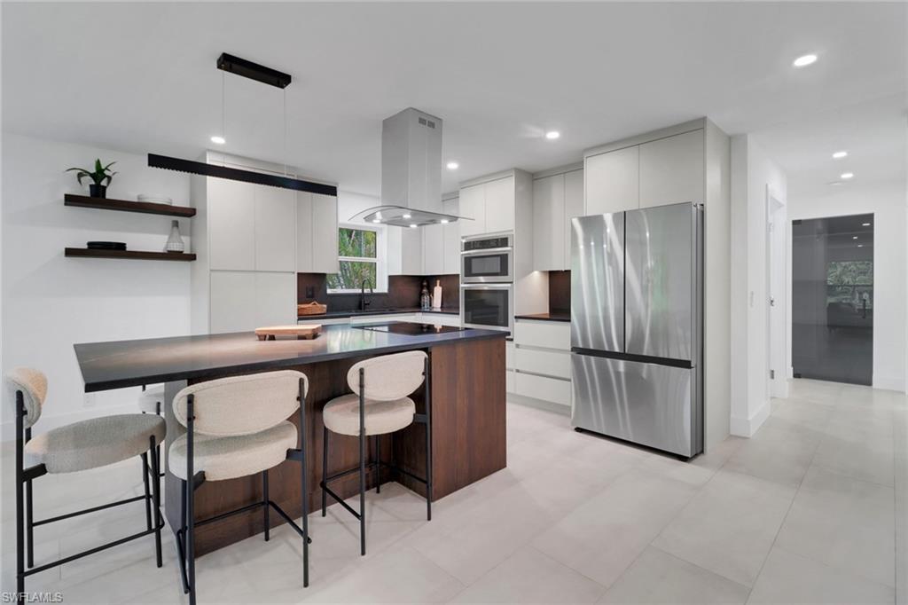 ROYAL ARMS VILLAS - Residential Lease