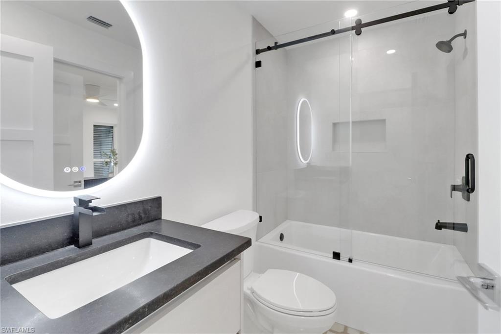 ROYAL ARMS VILLAS - Residential Lease