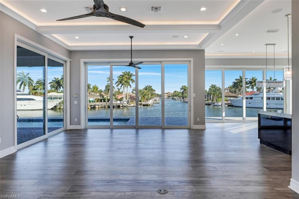 MARCO BEACH - Residential