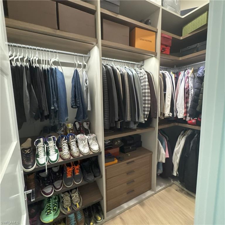 MOORINGS - Residential