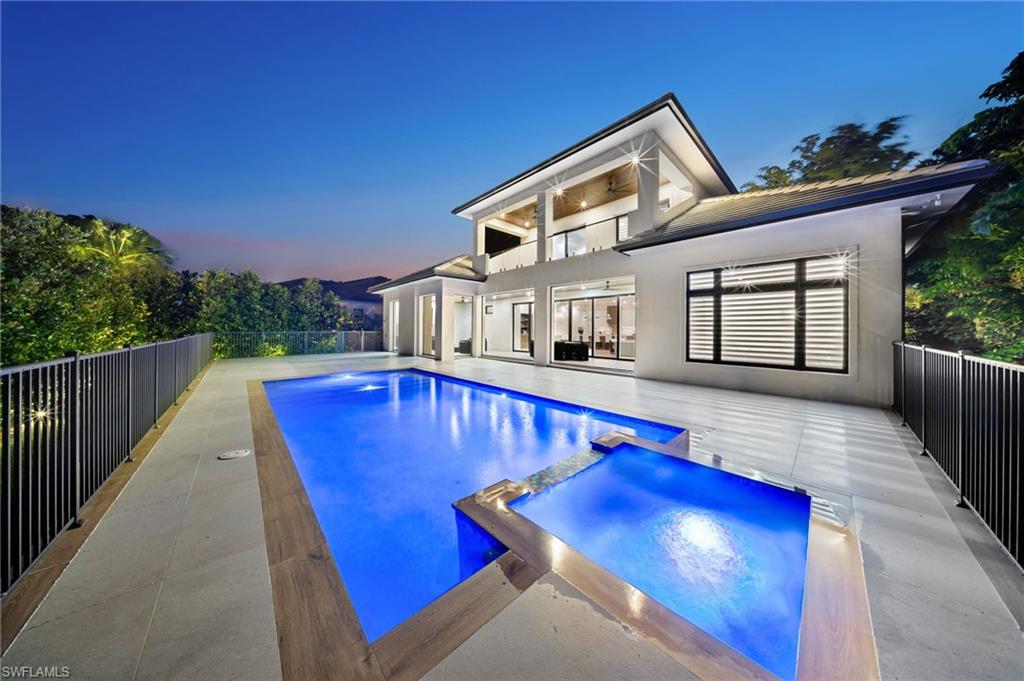 MOORINGS - Residential