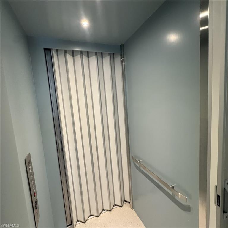 MOORINGS - Residential