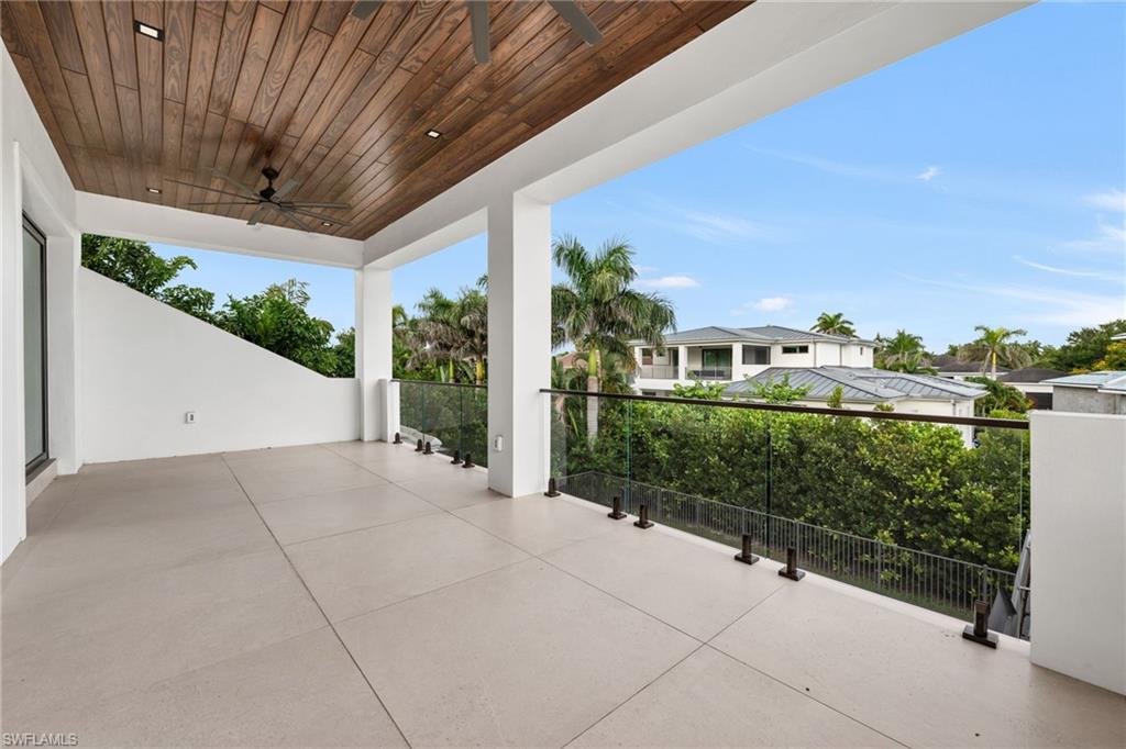 MOORINGS - Residential