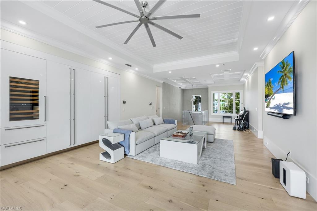 MOORINGS - Residential