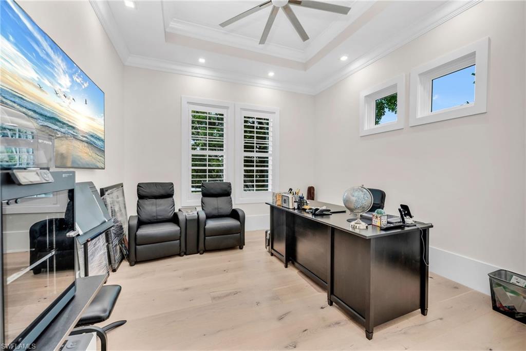 MOORINGS - Residential