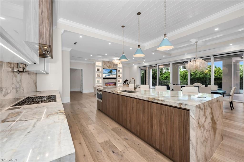 MOORINGS - Residential