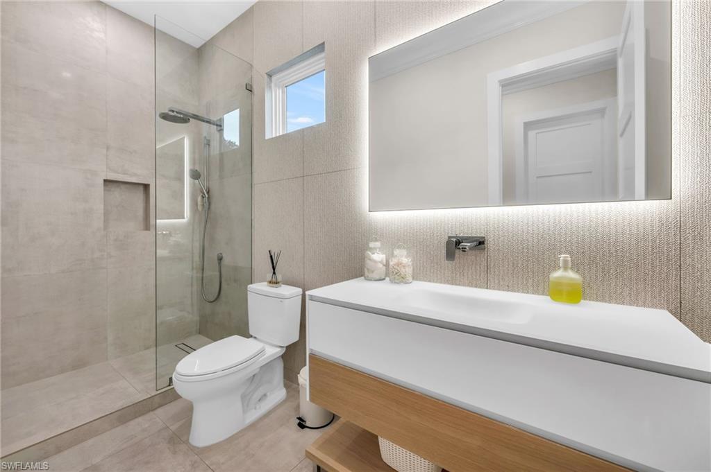 MOORINGS - Residential