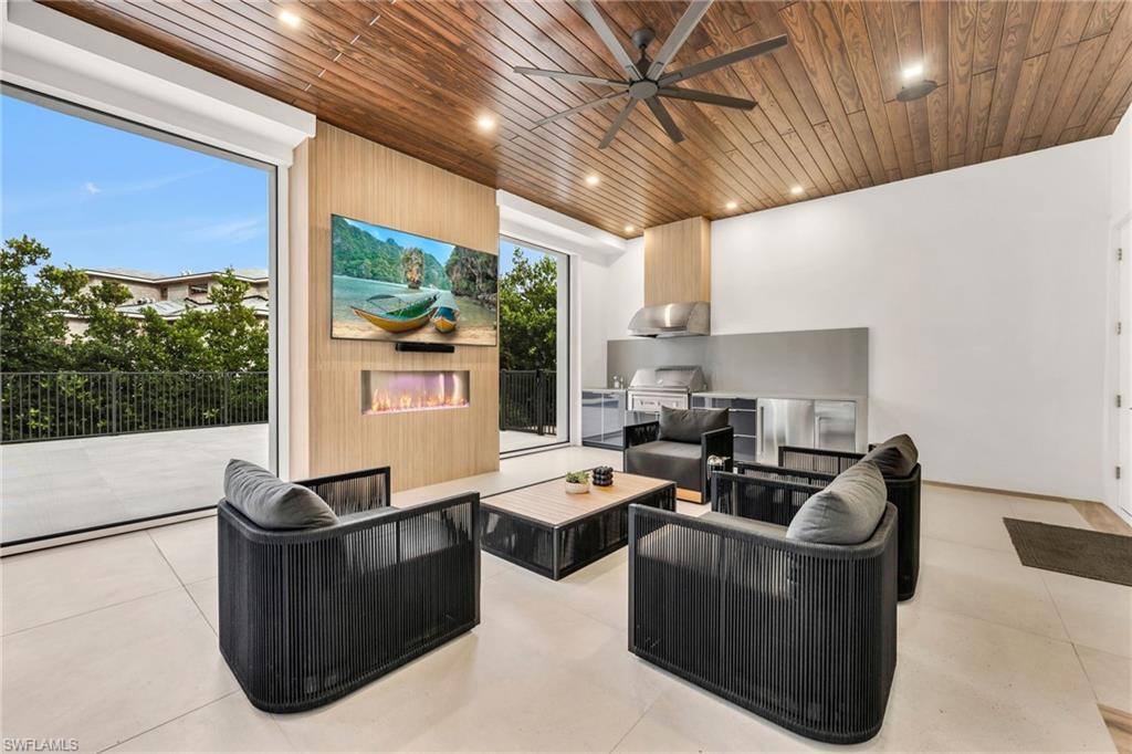 MOORINGS - Residential