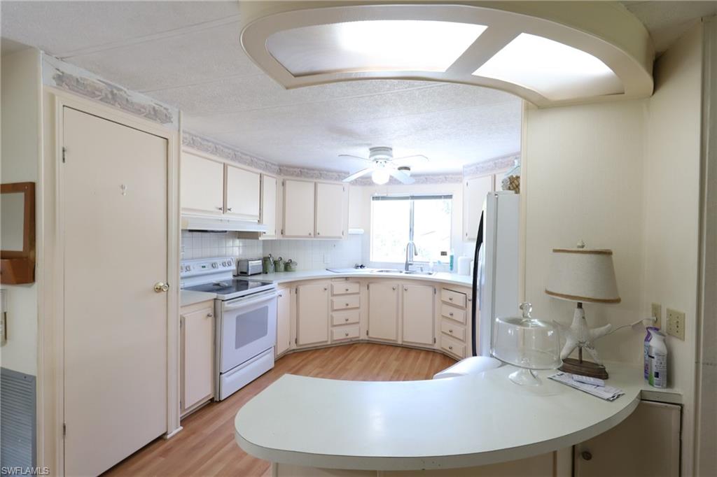 LAUREL ESTATES MOBILE HOME VIL - Residential