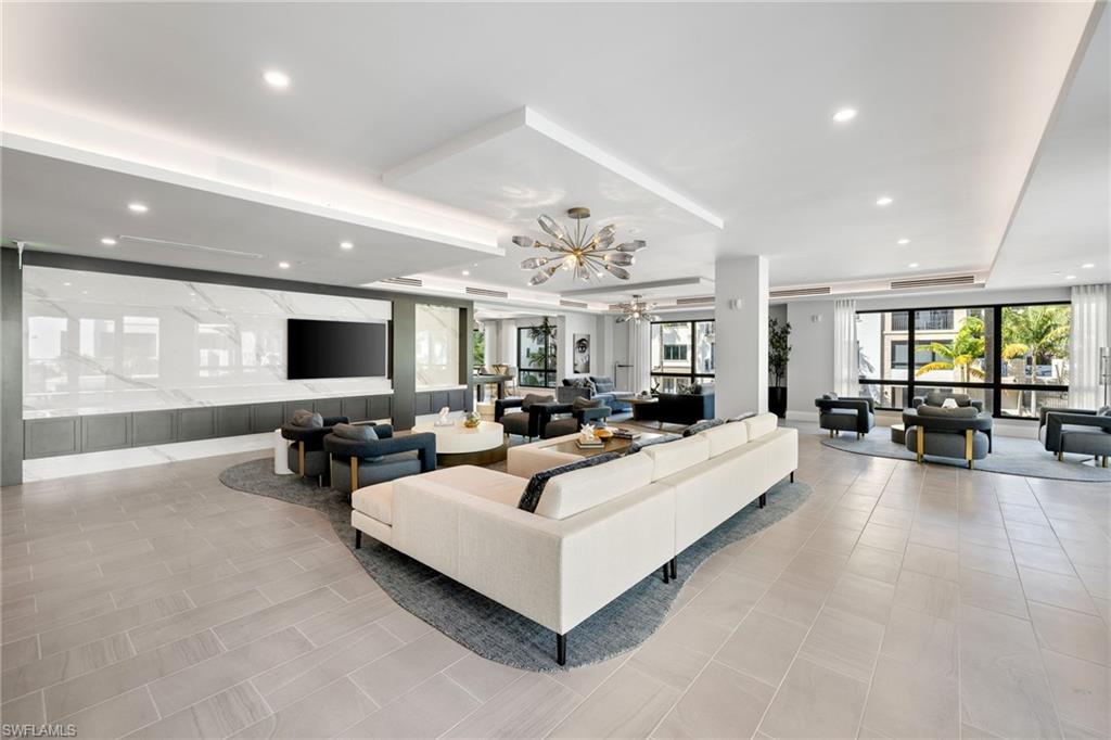 QUATTRO AT NAPLES SQUARE - Residential