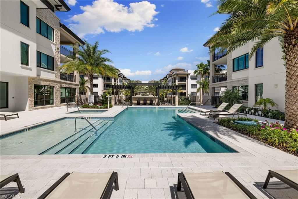 QUATTRO AT NAPLES SQUARE - Residential