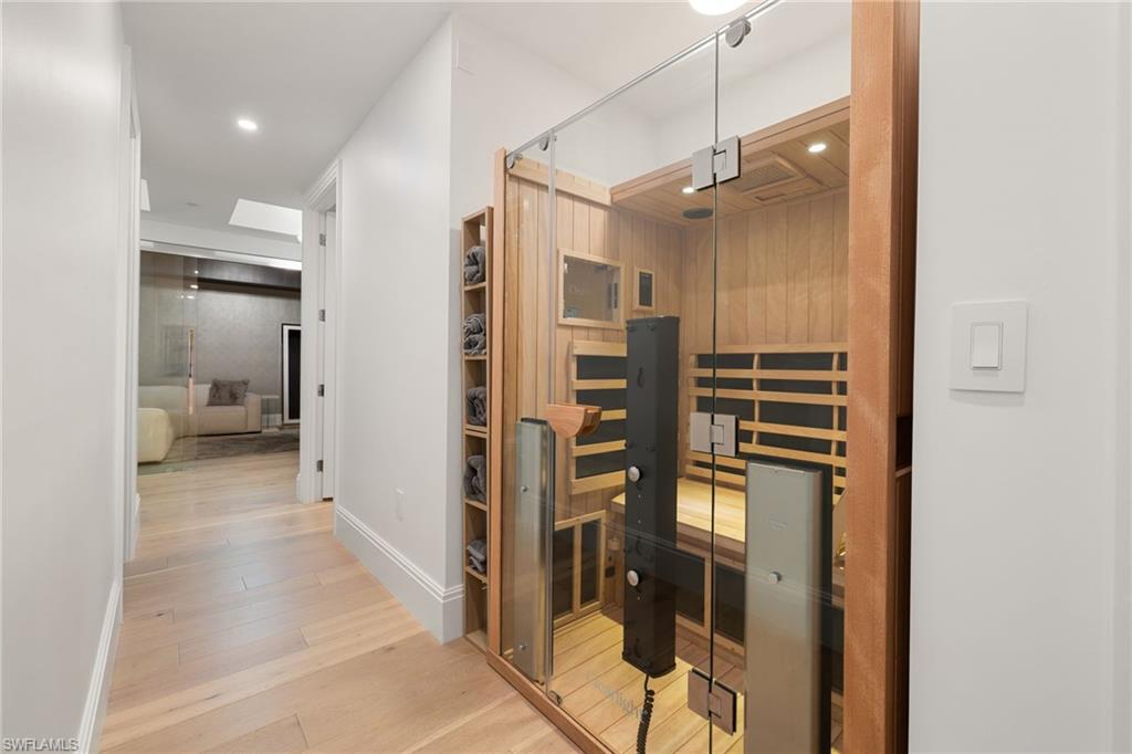 QUATTRO AT NAPLES SQUARE - Residential