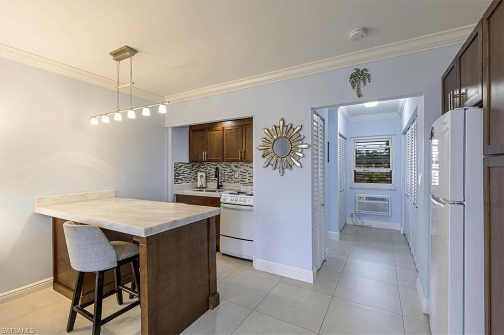 SOUTHWINDS APTS OF MARCO ISLAND - Residential