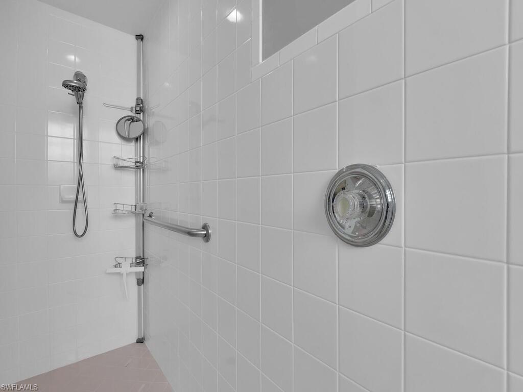 HIDDEN LAKES AT WOODS EDGE - Residential