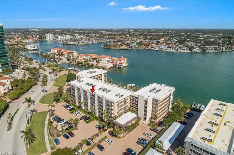 Photo of 3500 Gulf Shore BLVD N #606, NAPLES, FL 34103 (MLS # 225008545)