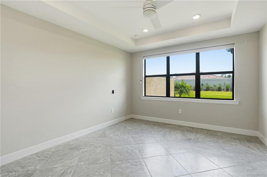 ESPLANADE LAKE CLUB - Residential