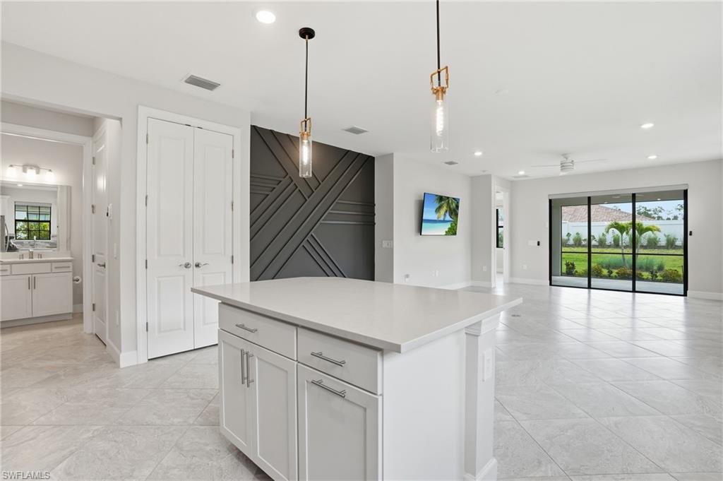 ESPLANADE LAKE CLUB - Residential