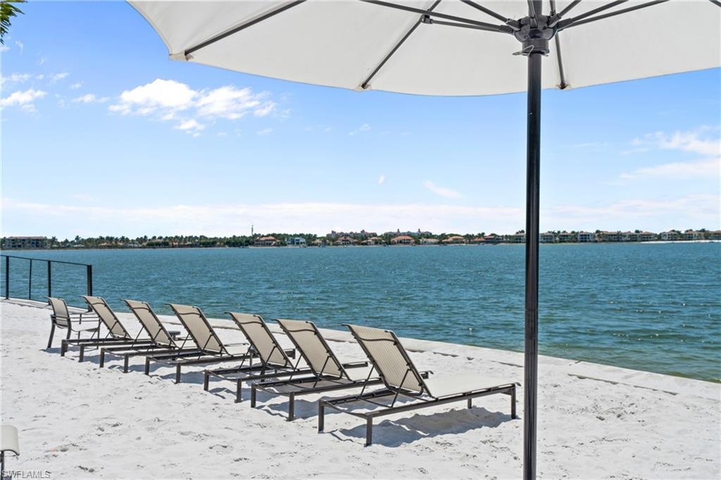 ESPLANADE LAKE CLUB - Residential