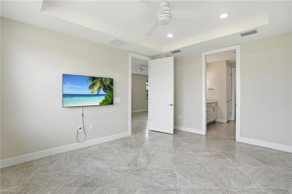 ESPLANADE LAKE CLUB - Residential