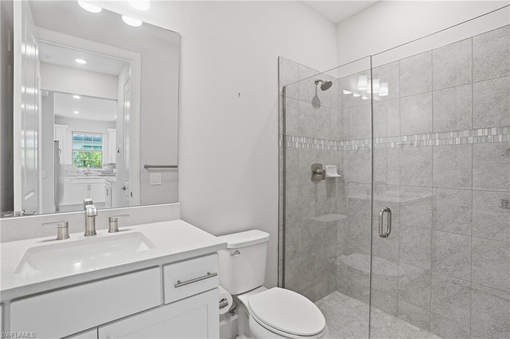 ESPLANADE LAKE CLUB - Residential