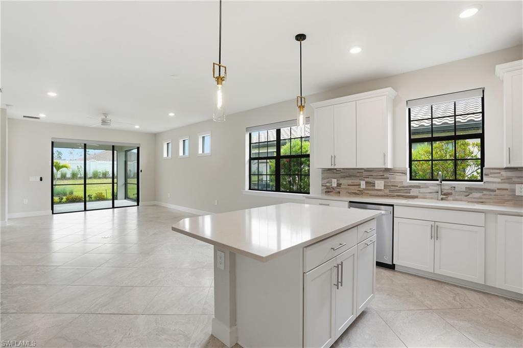 ESPLANADE LAKE CLUB - Residential