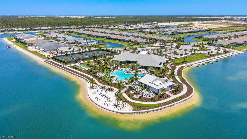 ESPLANADE LAKE CLUB - Residential