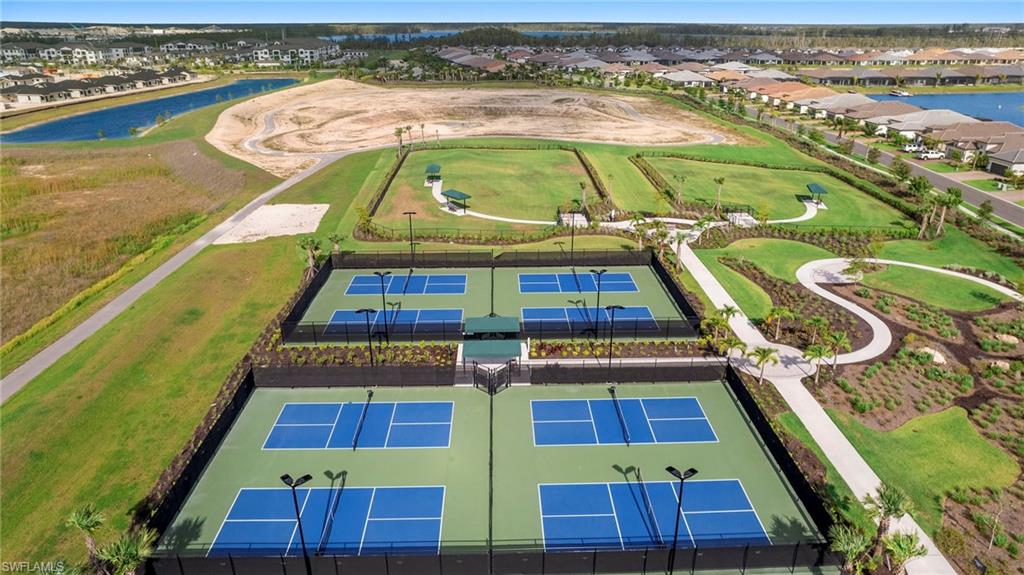 ESPLANADE LAKE CLUB - Residential