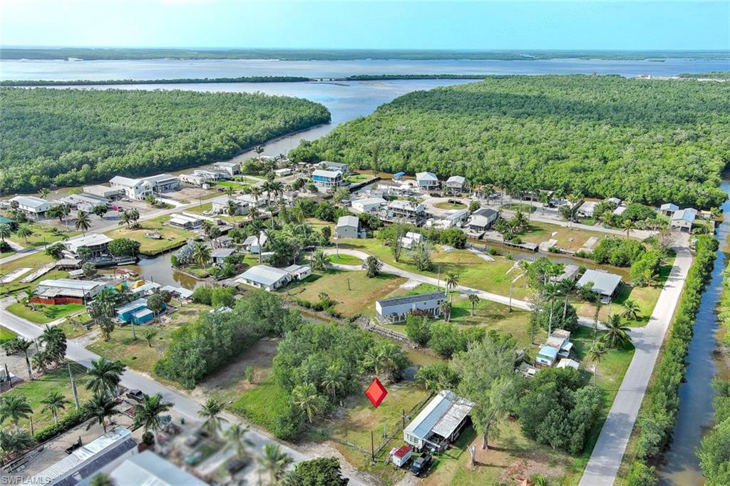 PLANTATION ISLAND - Land