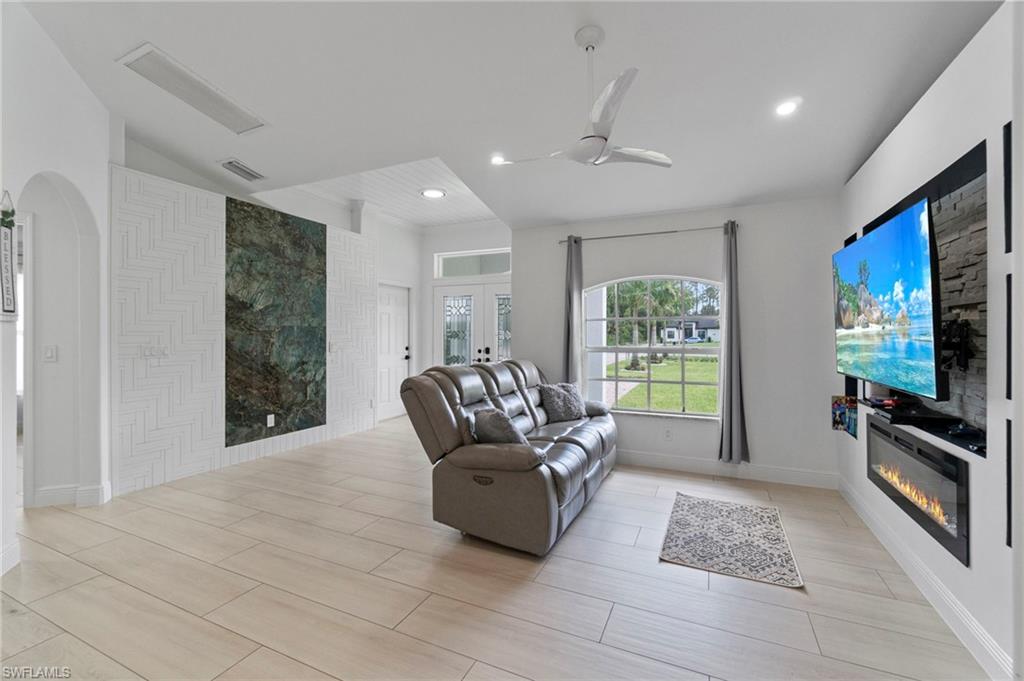 GOLDEN GATE ESTATES - Residential