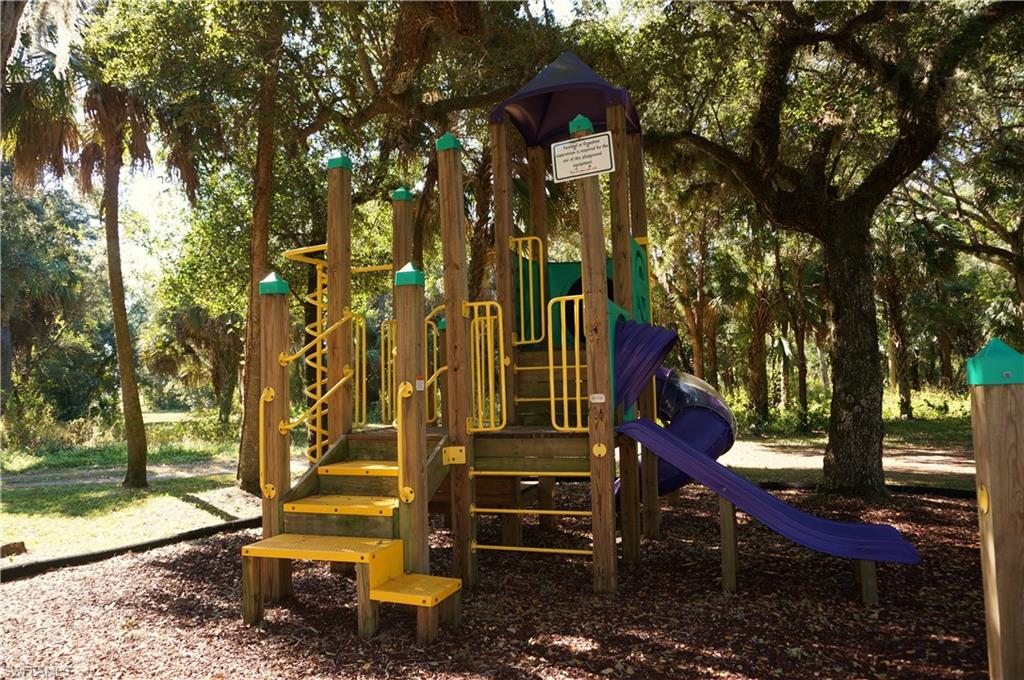 PUNTA GORDA ISLES - Land