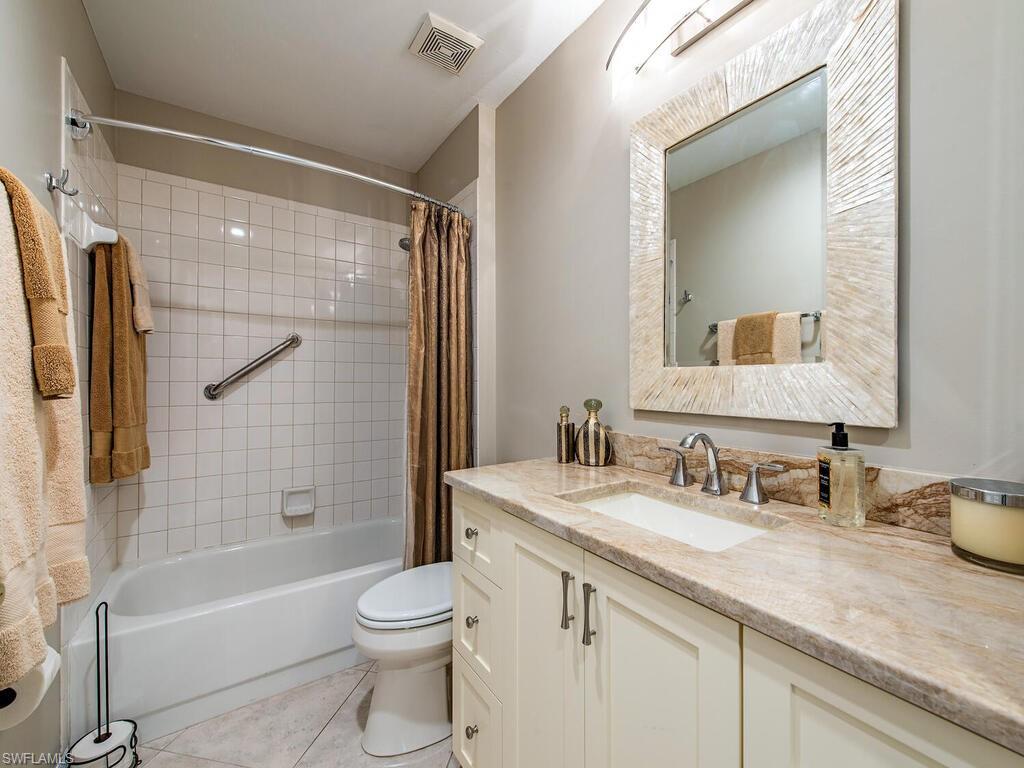 SPINNAKER POINTE - Residential