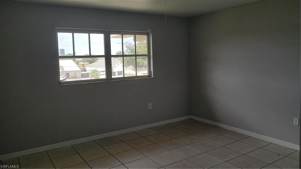 WINDSOR WEST - Residential