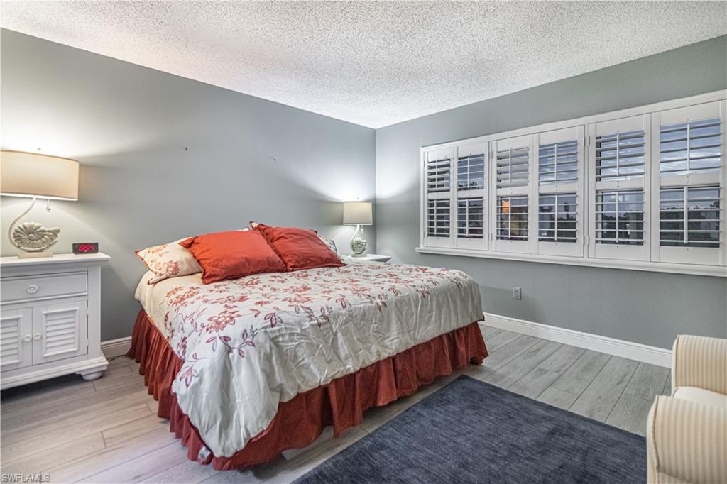 SEVEN LAKES - Residential