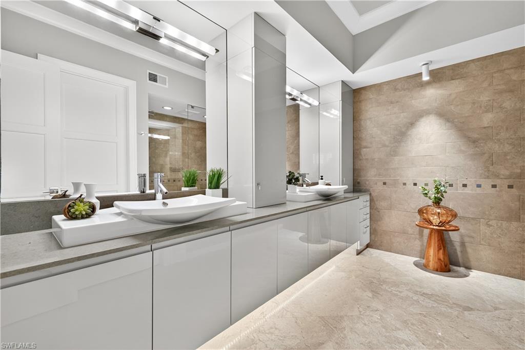 OSPREY POINTE - Residential