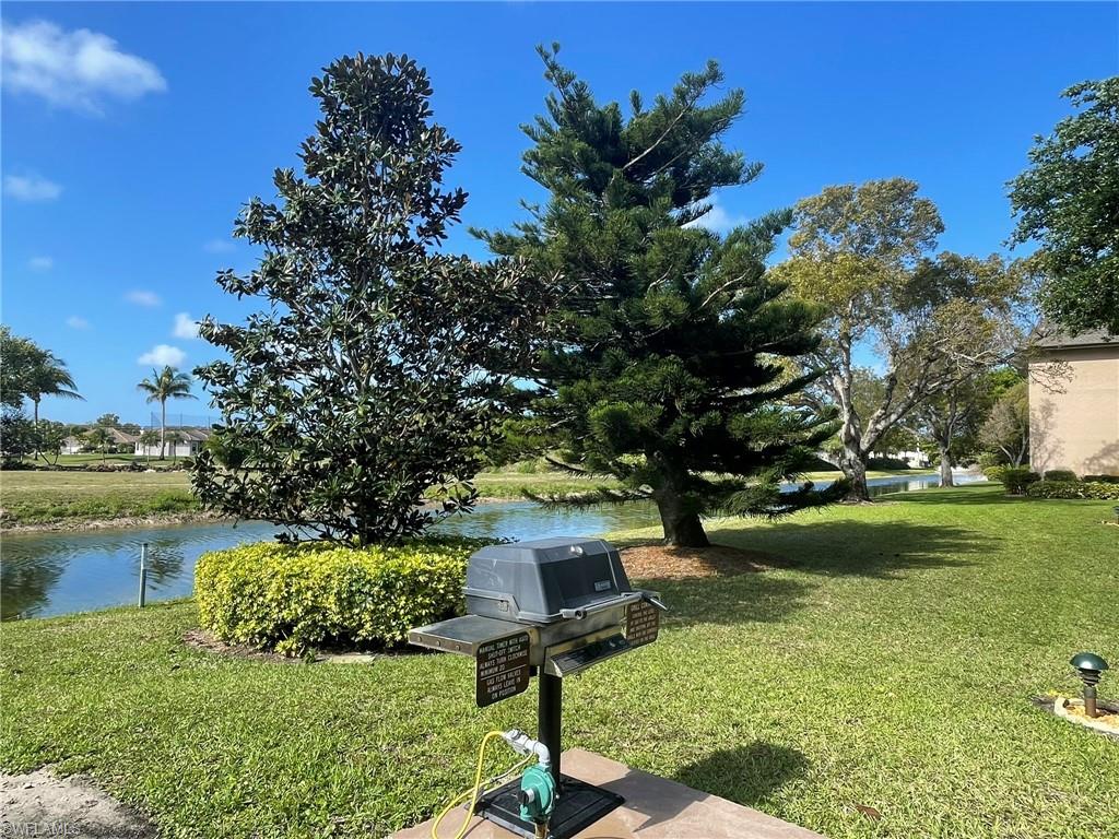 COUNTRY CLUB MANOR - Residential