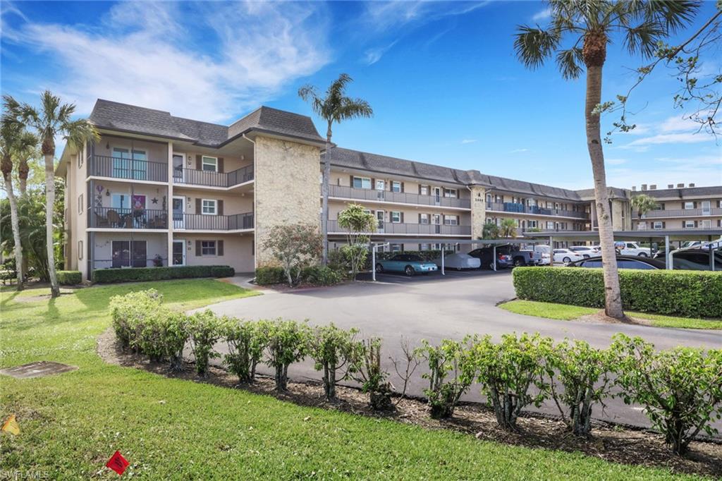 COUNTRY CLUB MANOR - Residential