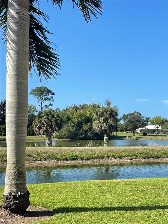 COUNTRY CLUB MANOR - Residential