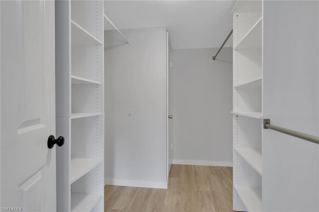 COUNTRY CLUB MANOR - Residential