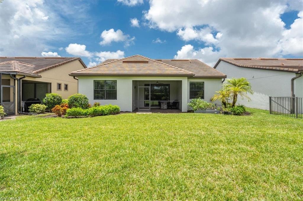 CAMDEN LAKES - Residential