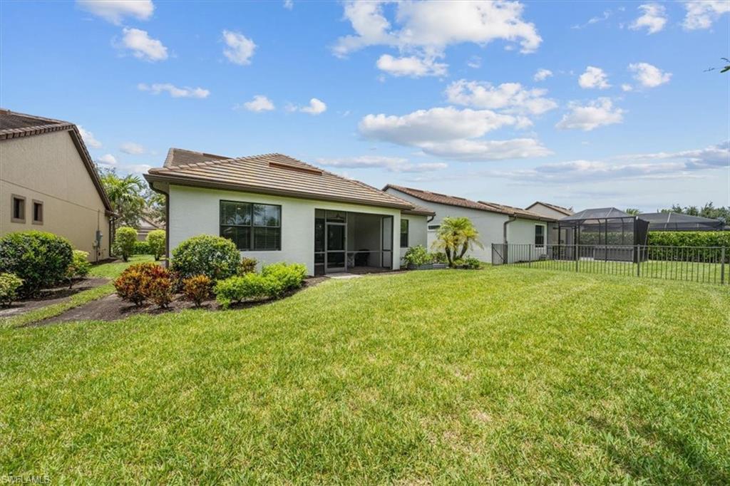 CAMDEN LAKES - Residential