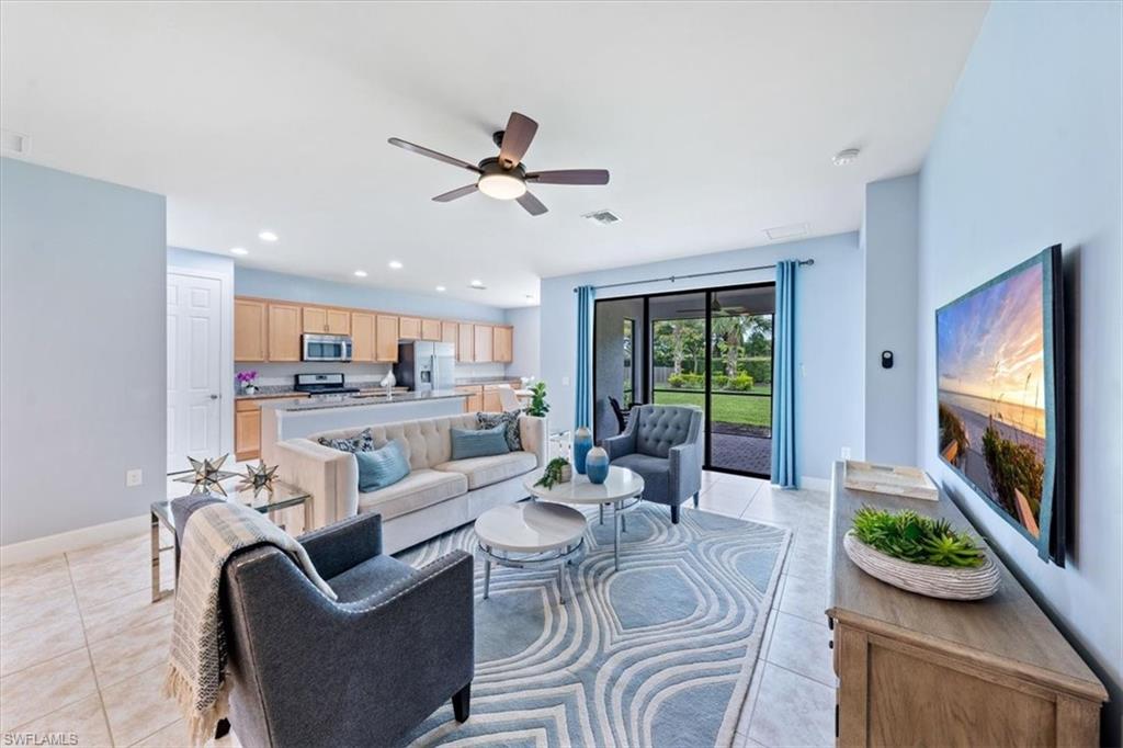 CAMDEN LAKES - Residential