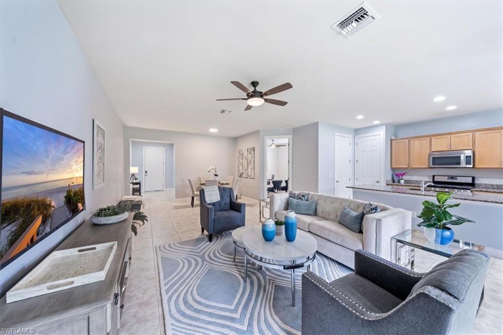 CAMDEN LAKES - Residential