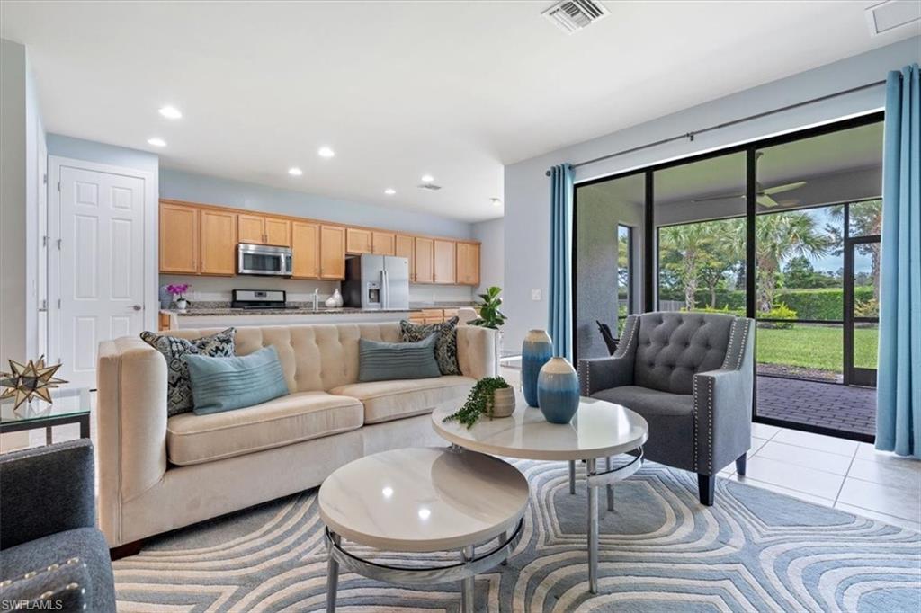 CAMDEN LAKES - Residential