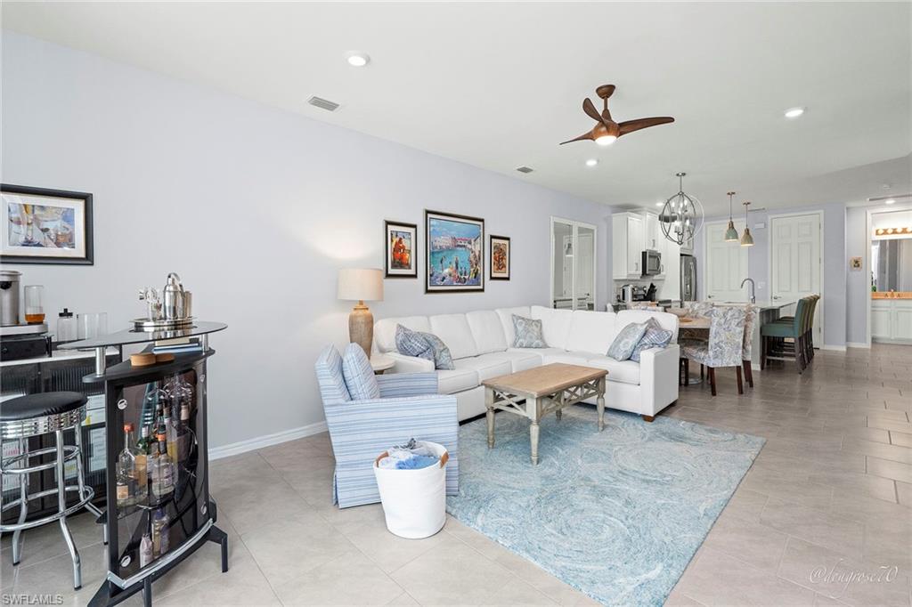 CORAL HARBOR - Residential