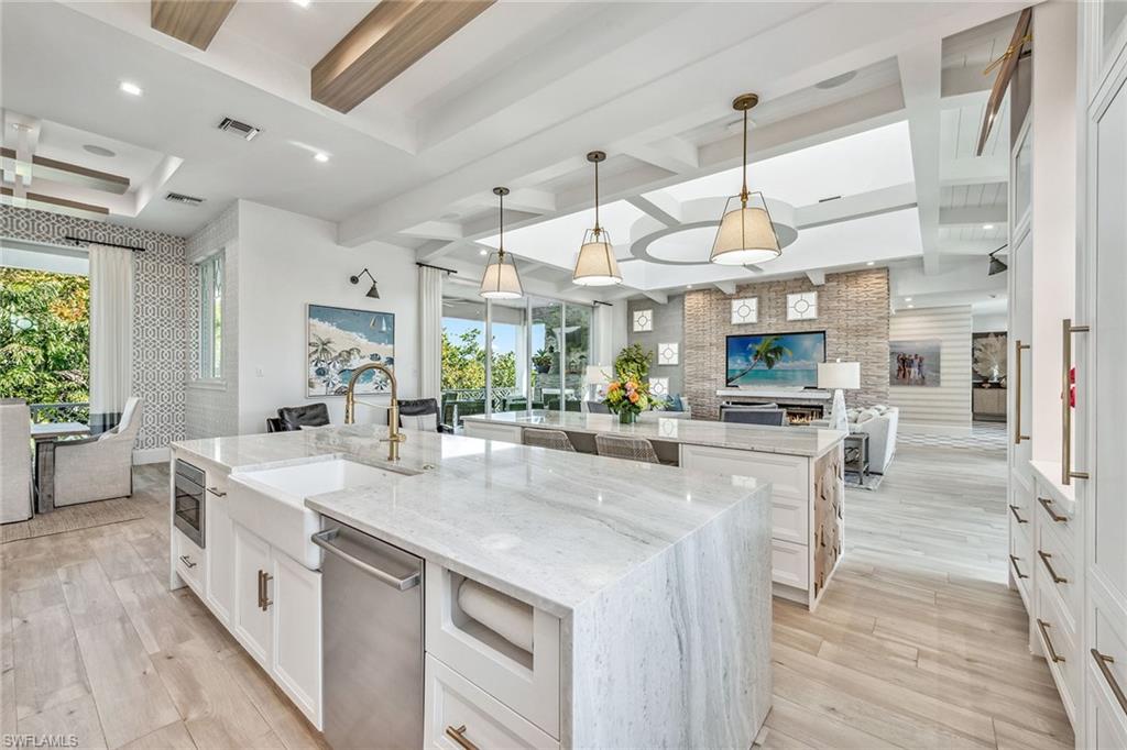 HIDEAWAY BEACH - Residential