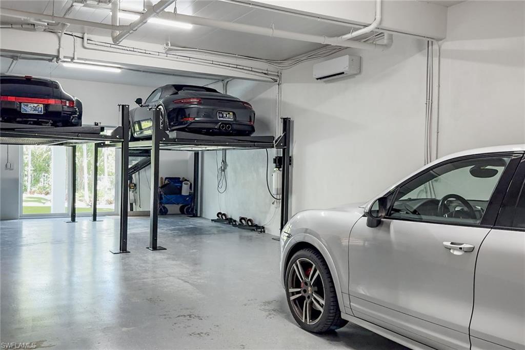 HIDEAWAY BEACH - Residential