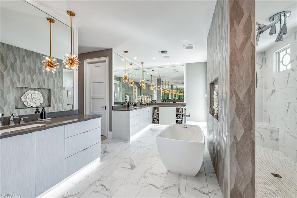 HIDEAWAY BEACH - Residential