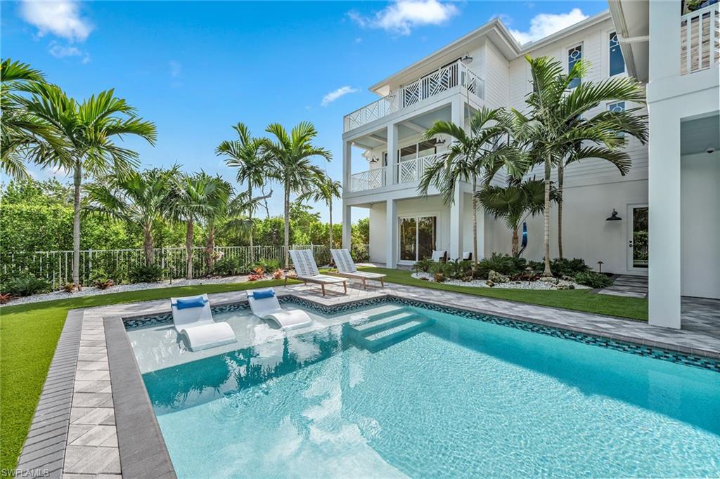 HIDEAWAY BEACH - Residential