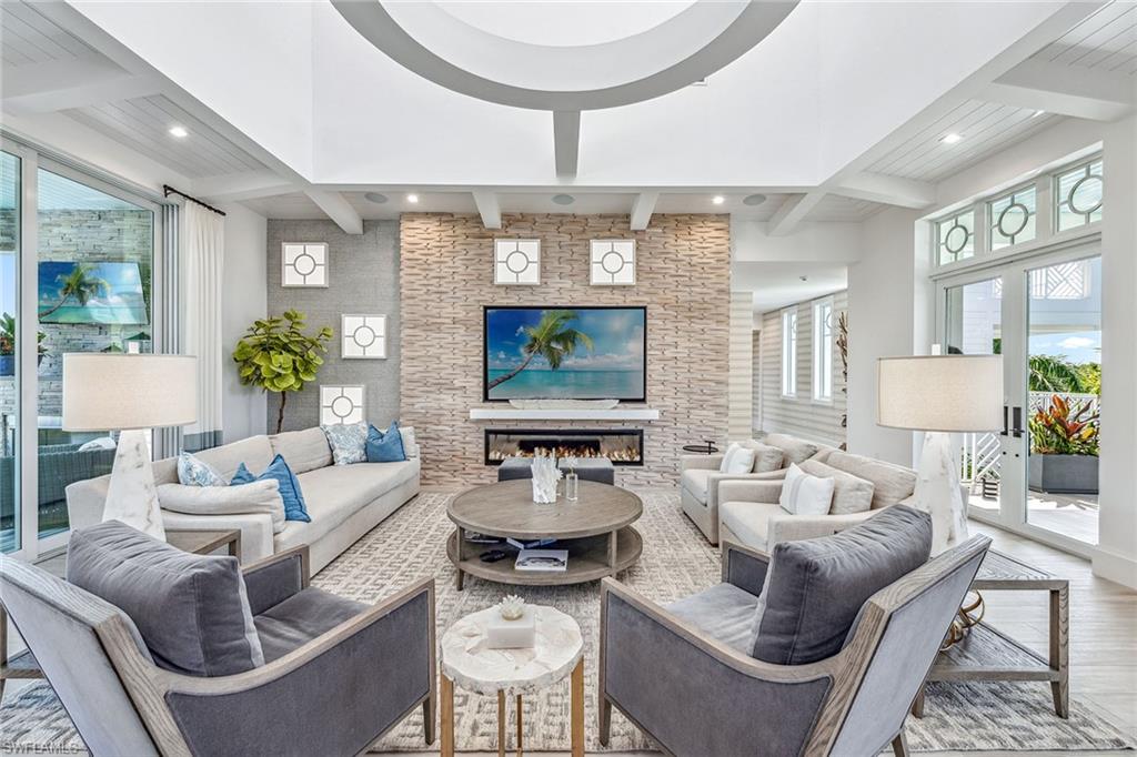 HIDEAWAY BEACH - Residential