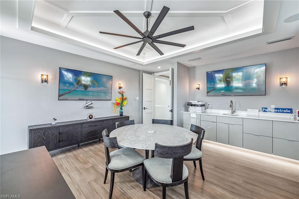 HIDEAWAY BEACH - Residential